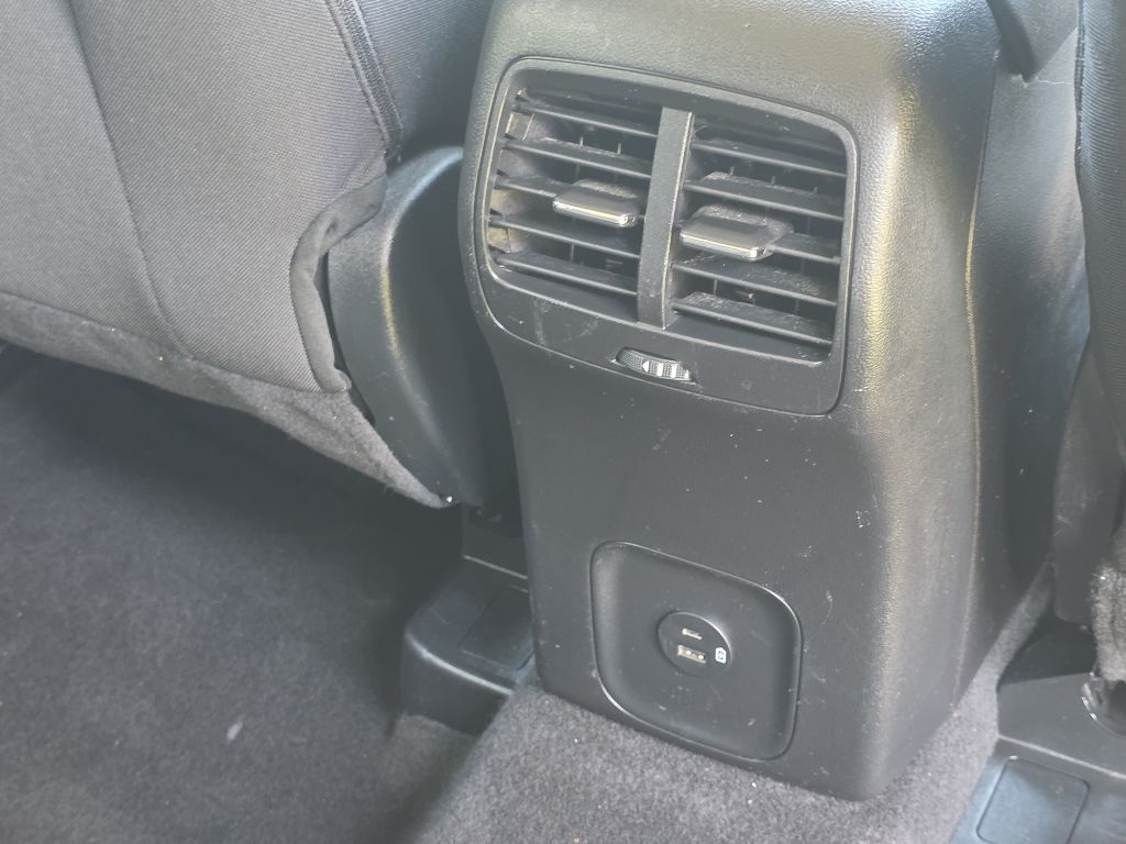 Photo 19 of this FORD ESCAPE