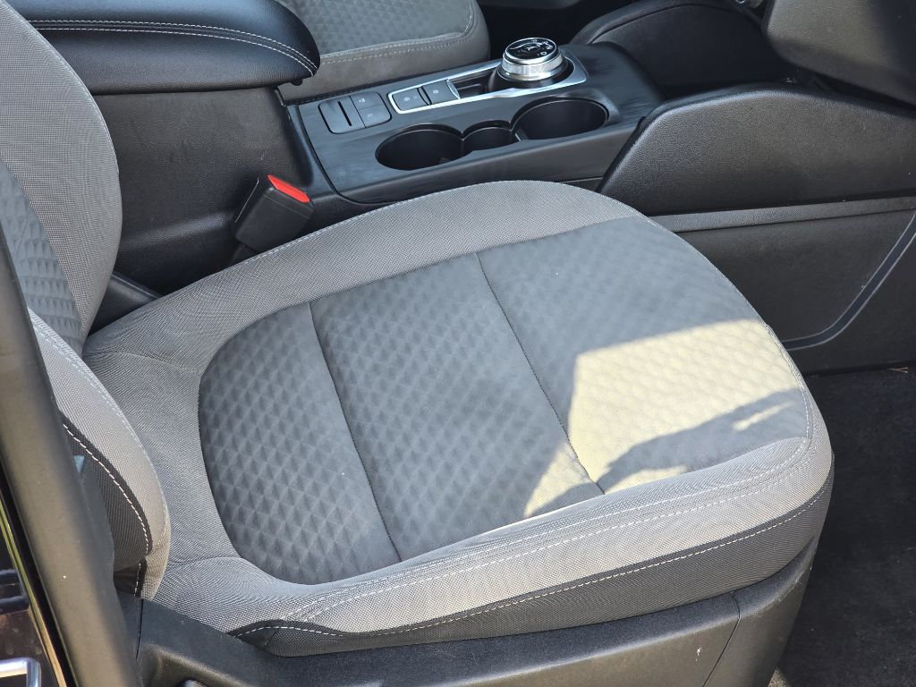 Photo 21 of this FORD ESCAPE