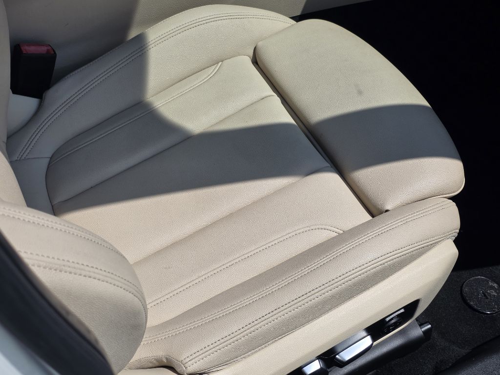 Photo 22 of this BMW 330I