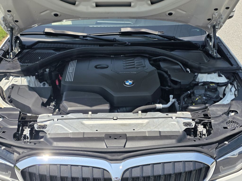 Photo 24 of this BMW 330I