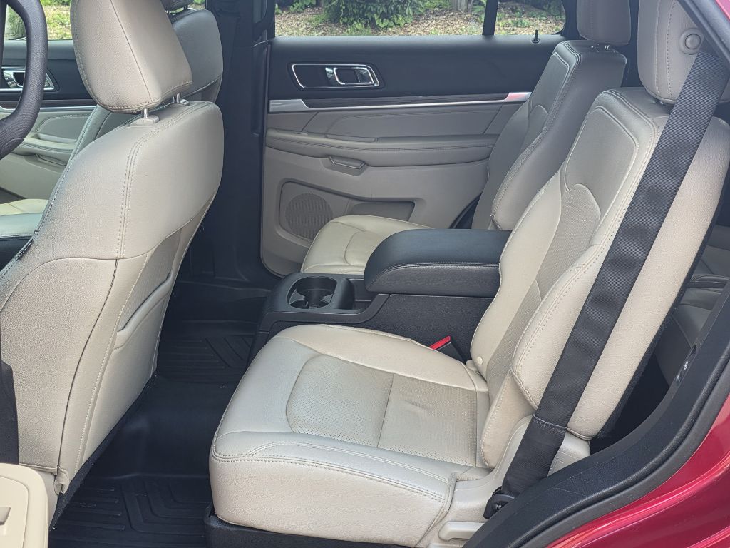 Photo 17 of this FORD EXPLORER