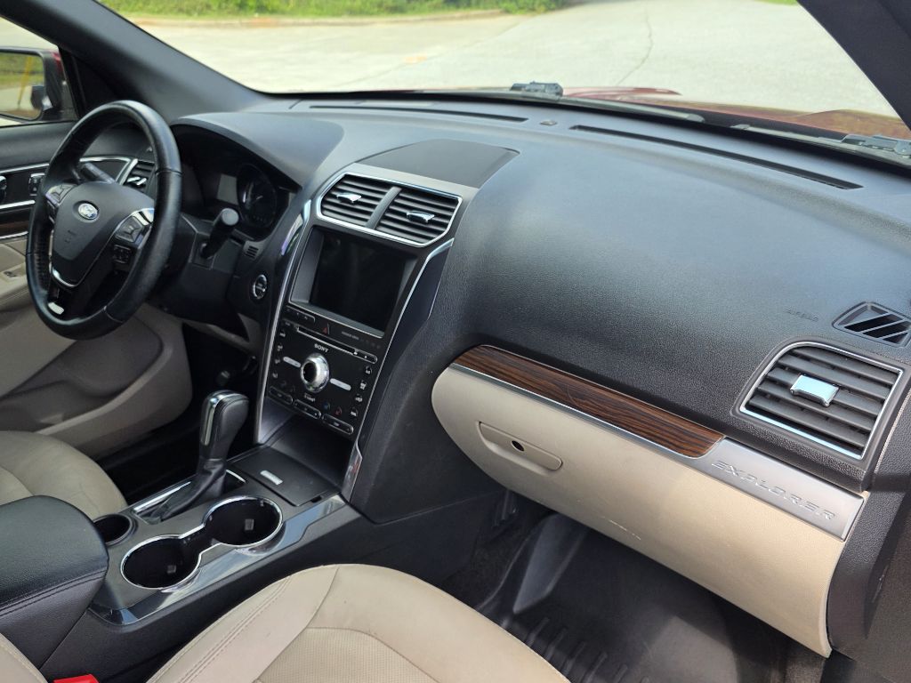 Photo 28 of this FORD EXPLORER