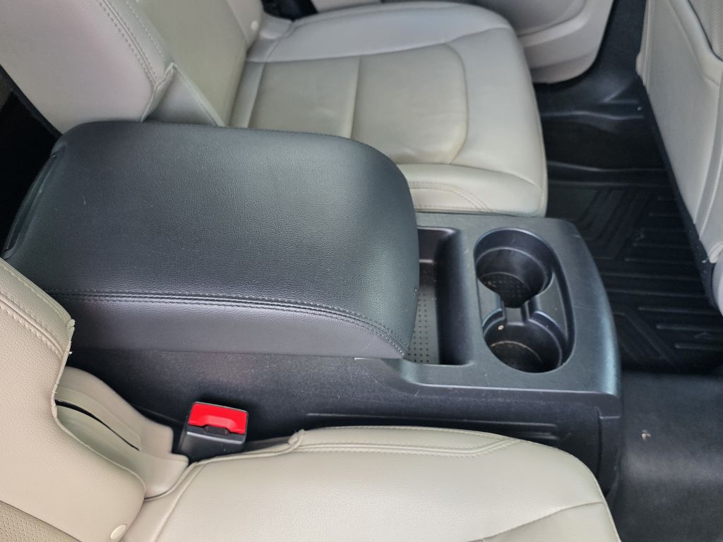 Photo 24 of this FORD EXPLORER