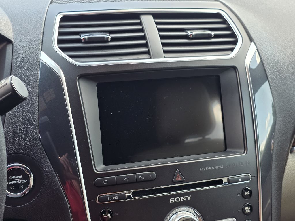 Photo 34 of this FORD EXPLORER