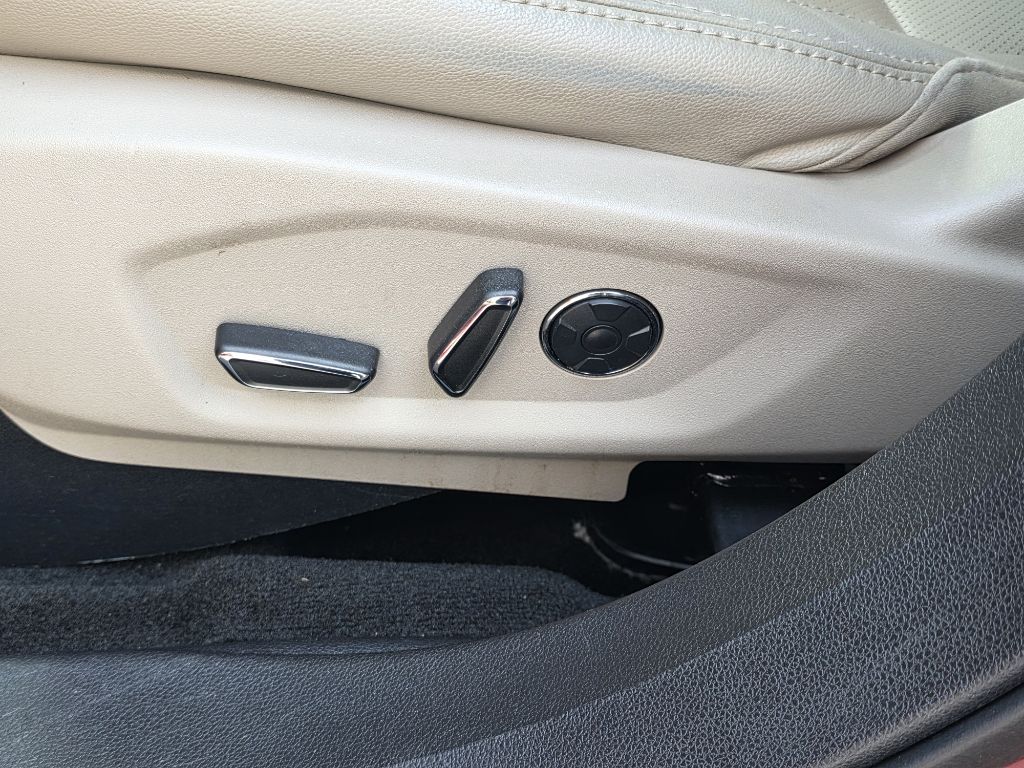 Photo 12 of this FORD EXPLORER