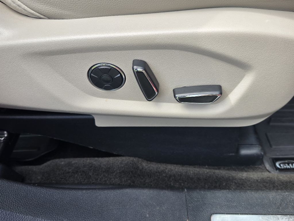 Photo 26 of this FORD EXPLORER