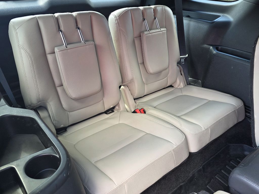 Photo 22 of this FORD EXPLORER
