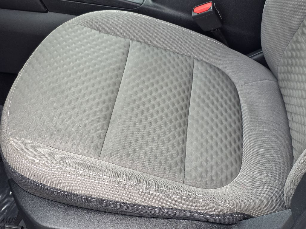 Photo 11 of this FORD ESCAPE