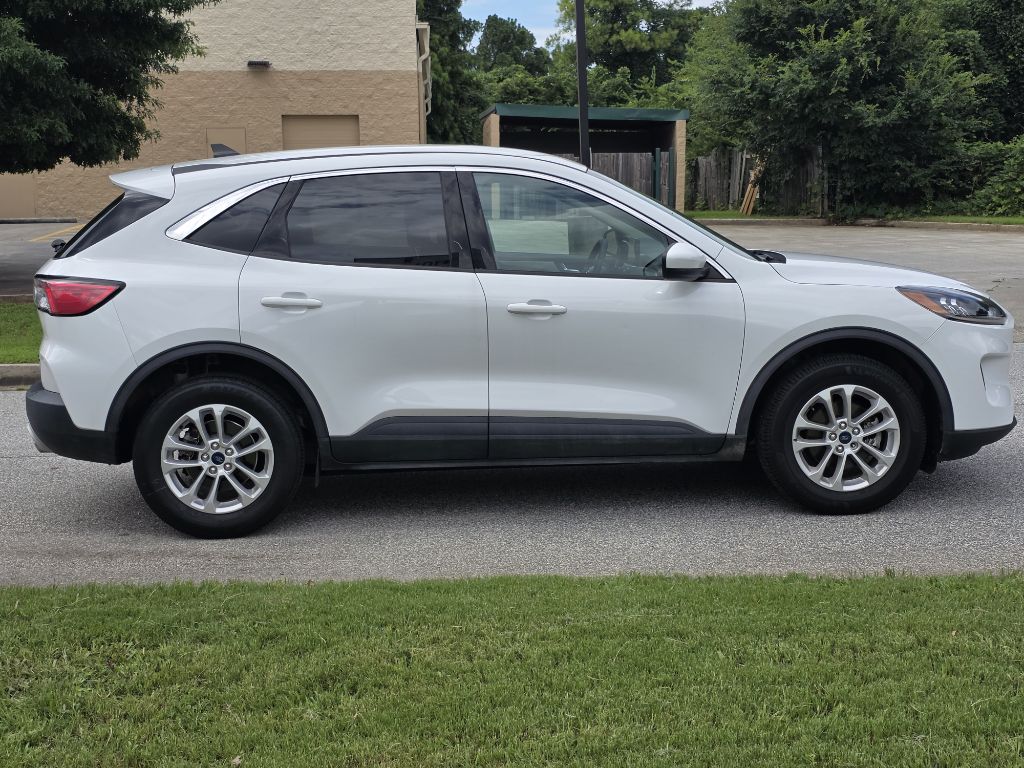 Photo 6 of this FORD ESCAPE