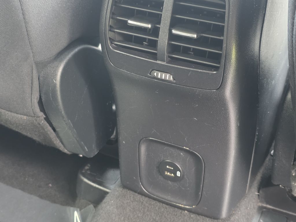 Photo 18 of this FORD ESCAPE
