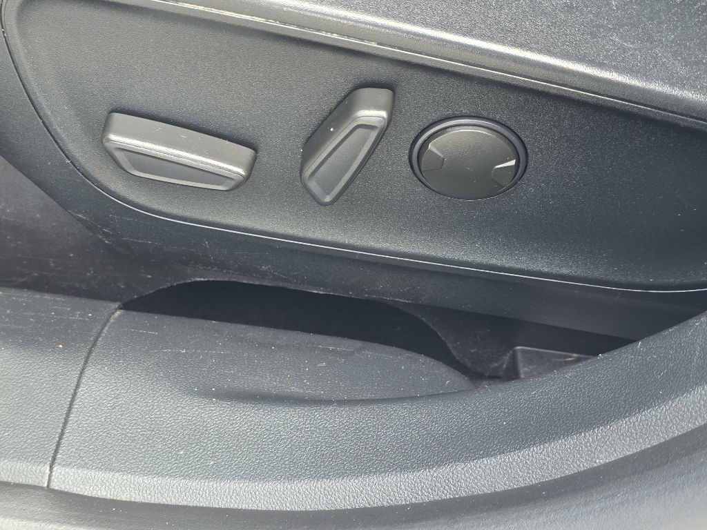 Photo 10 of this FORD ESCAPE