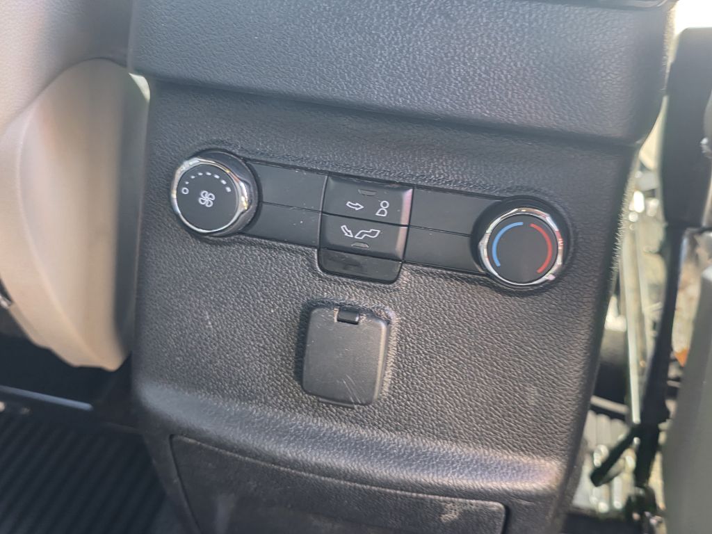 Photo 21 of this FORD EXPLORER