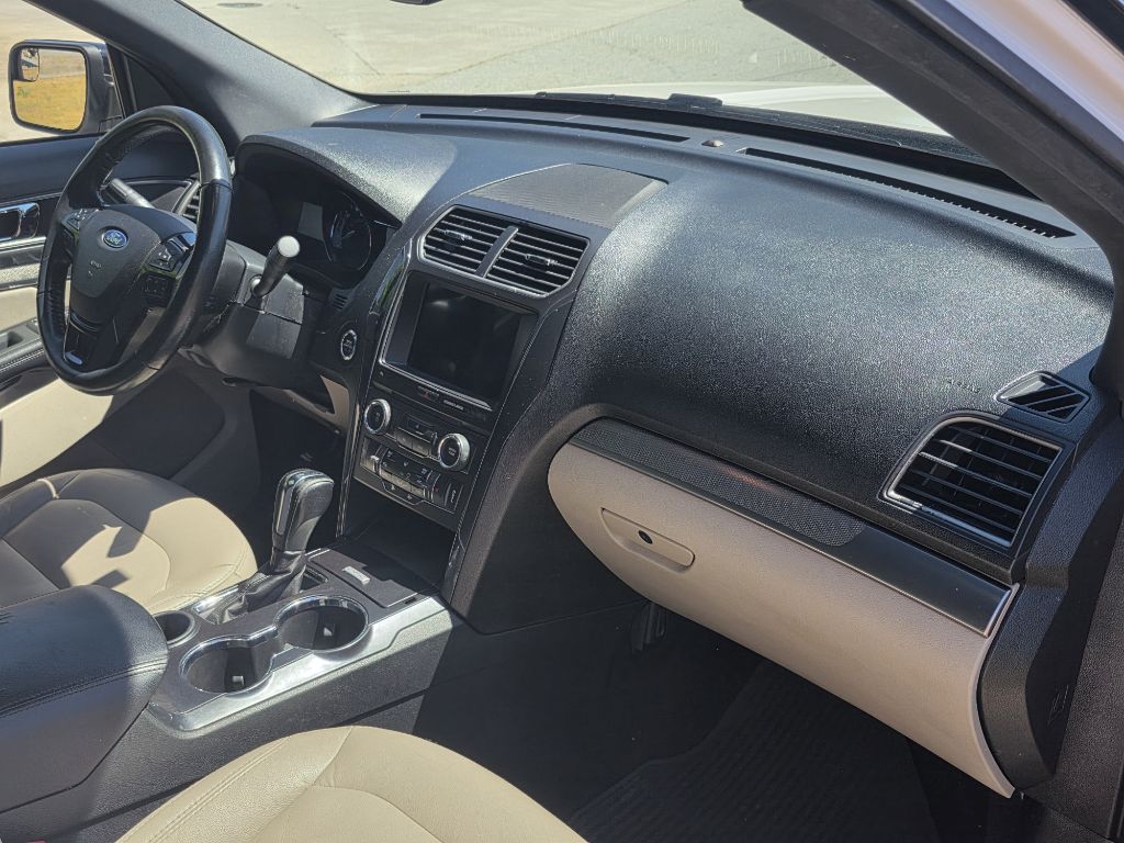 Photo 26 of this FORD EXPLORER