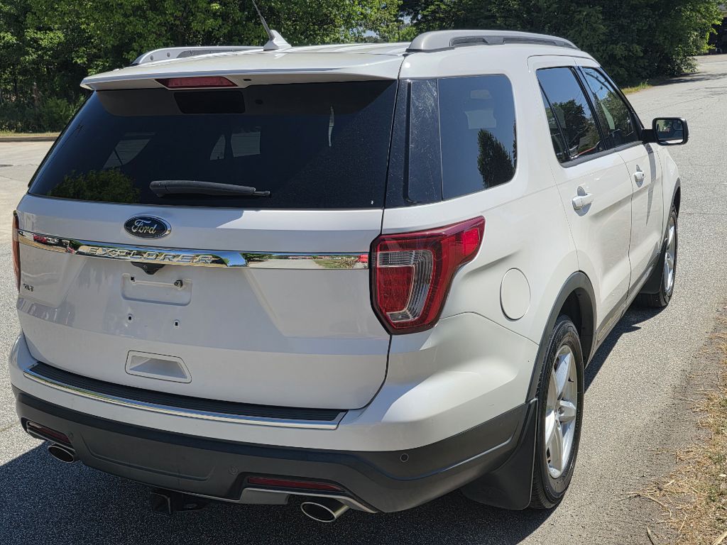 Photo 5 of this FORD EXPLORER
