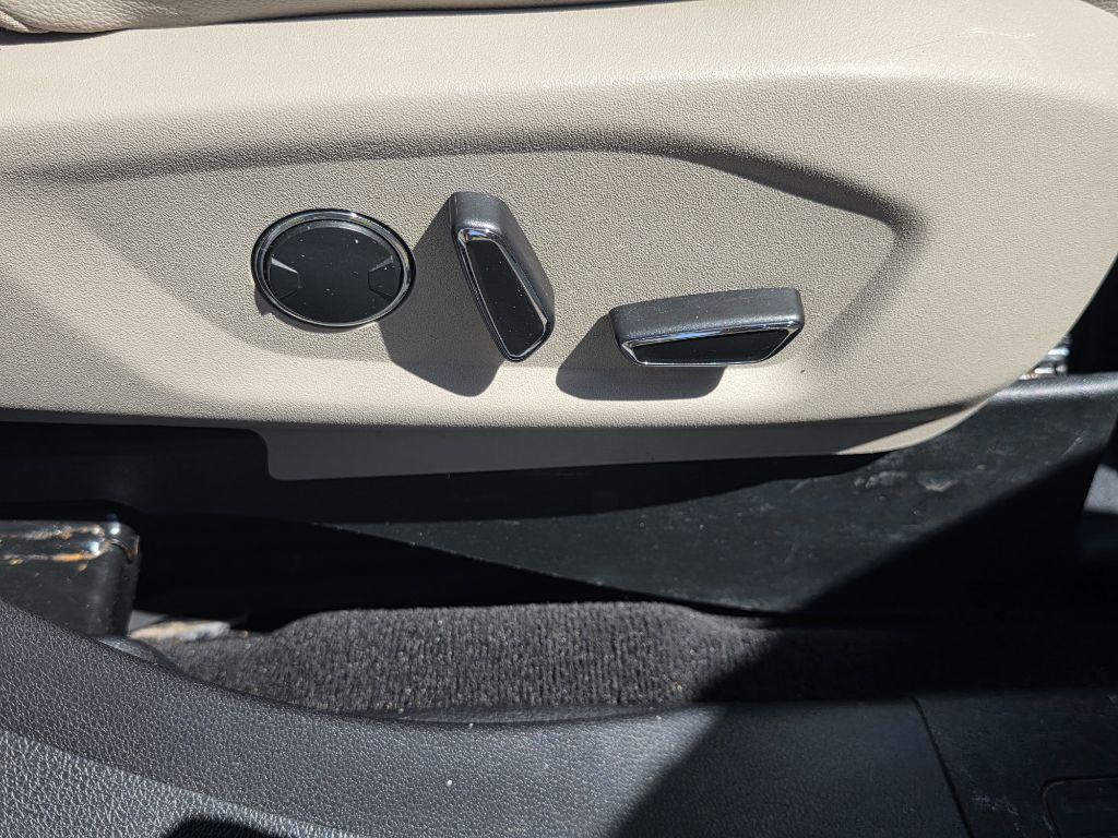 Photo 24 of this FORD EXPLORER