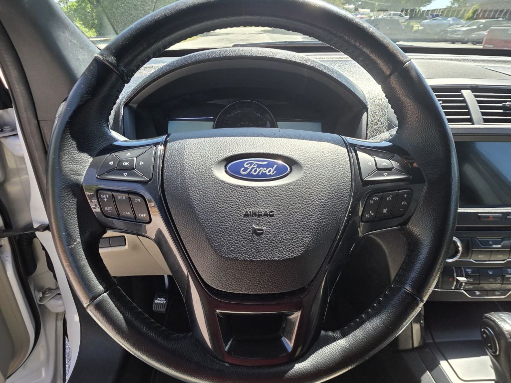 Photo 29 of this FORD EXPLORER