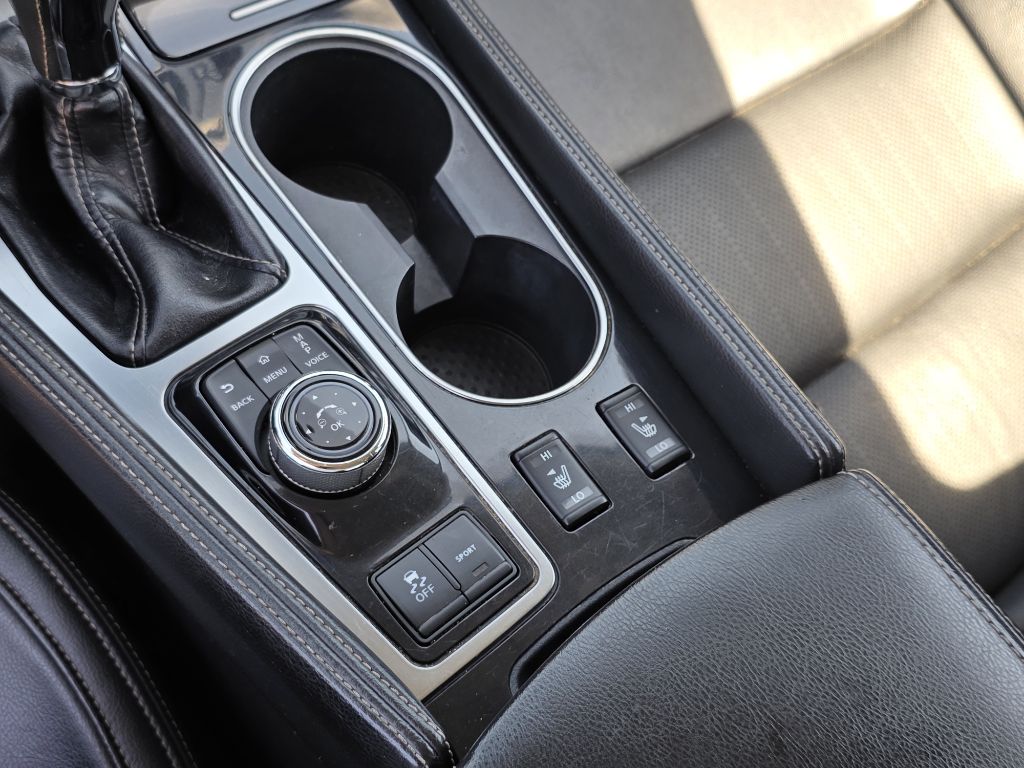 Photo 32 of this NISSAN MAXIMA