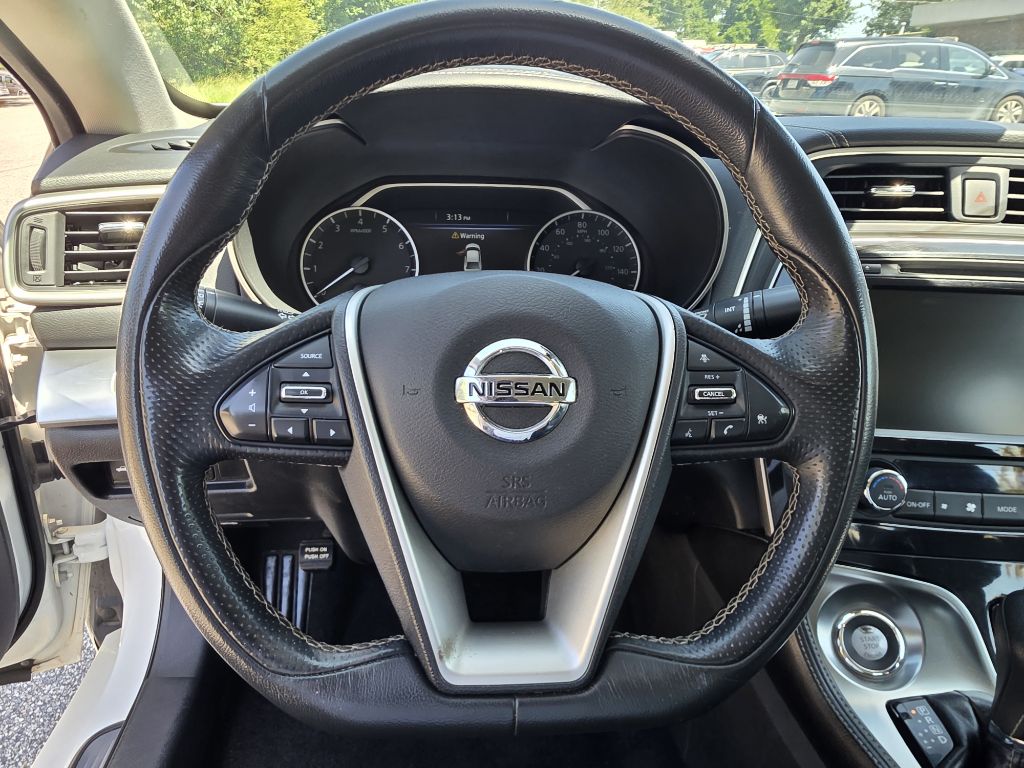 Photo 26 of this NISSAN MAXIMA