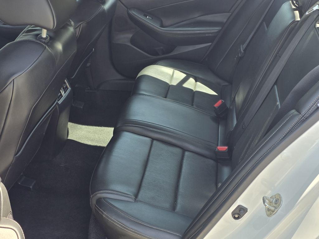 Photo 15 of this NISSAN MAXIMA