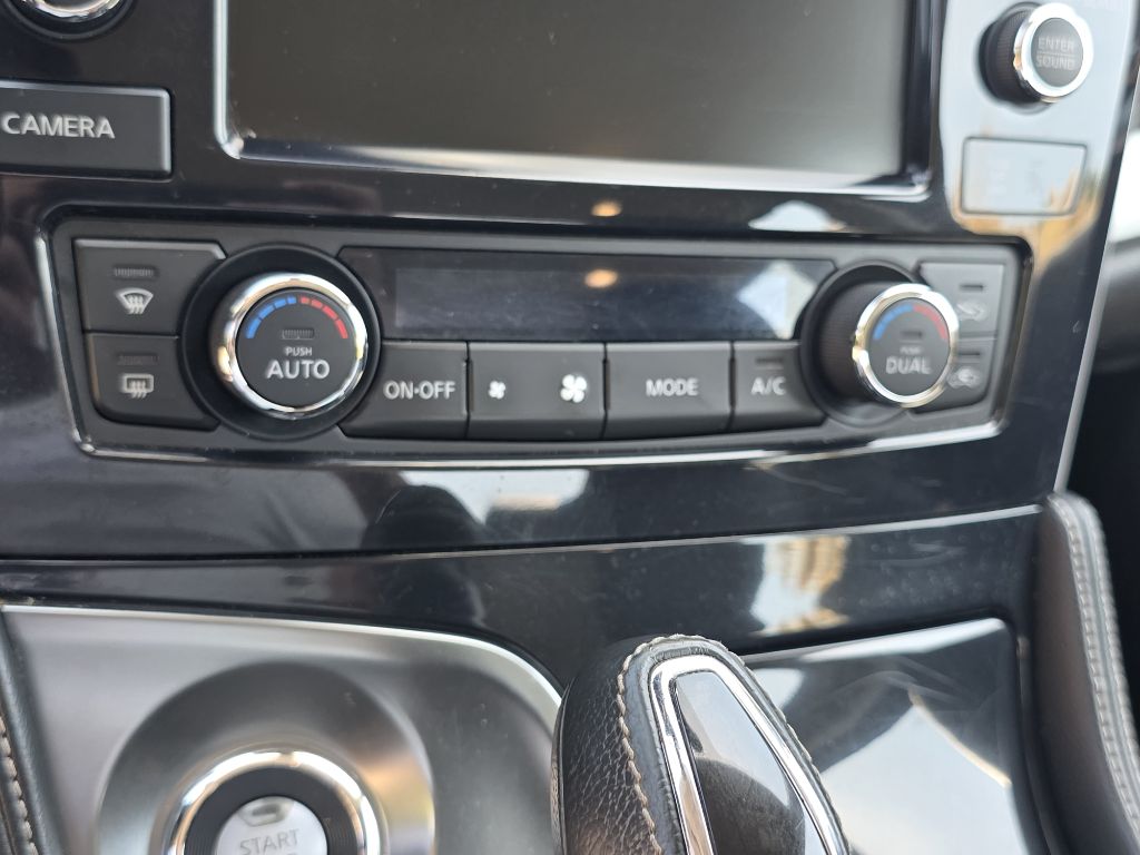 Photo 30 of this NISSAN MAXIMA