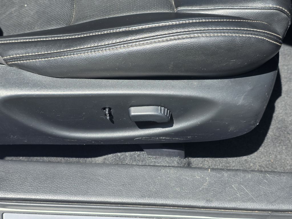 Photo 21 of this NISSAN MAXIMA