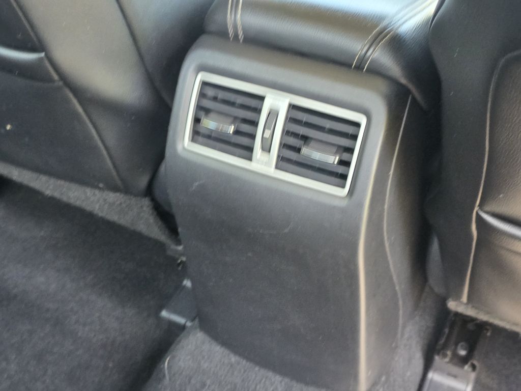 Photo 19 of this NISSAN MAXIMA
