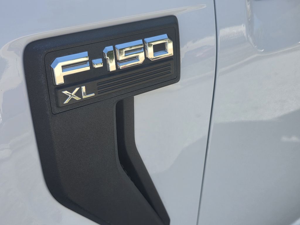 Photo 25 of this FORD F150