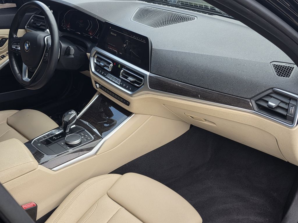 Photo 24 of this BMW 330I