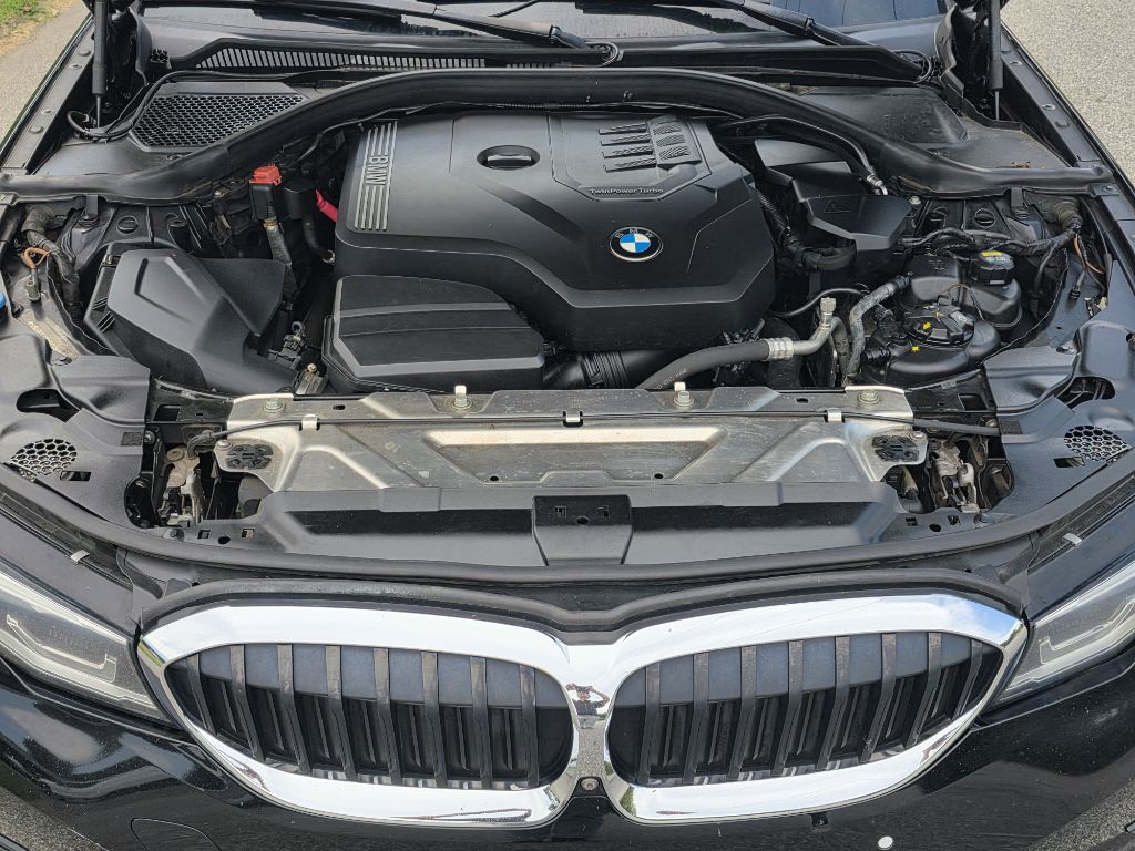 Photo 25 of this BMW 330I