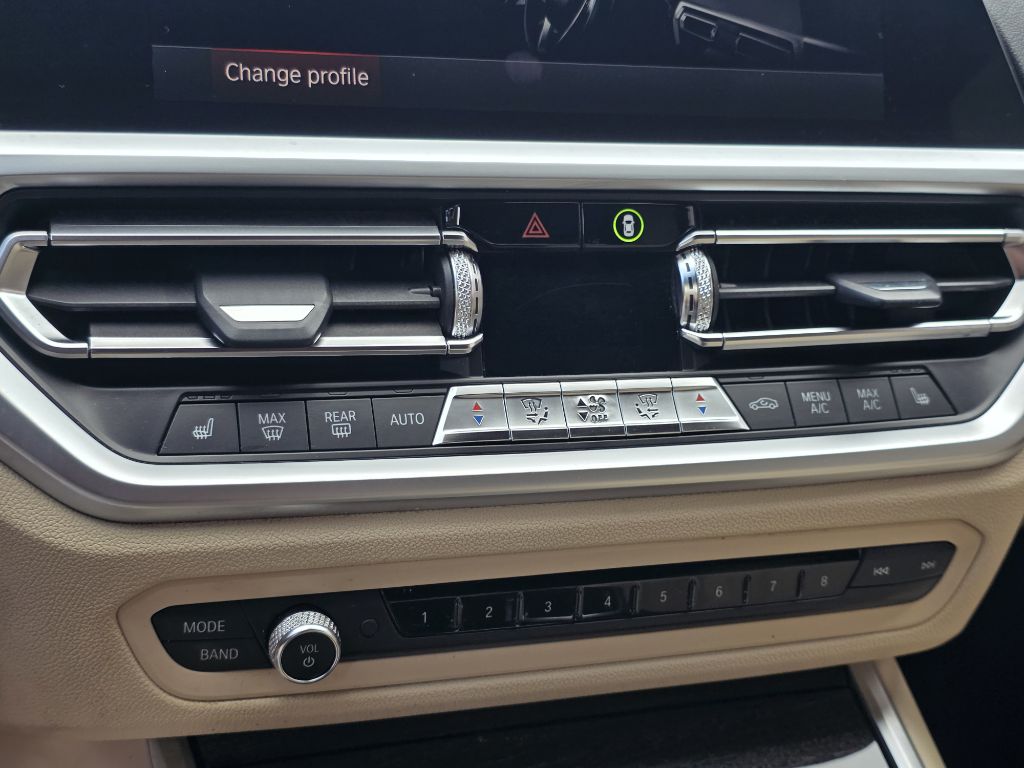 Photo 31 of this BMW 330I