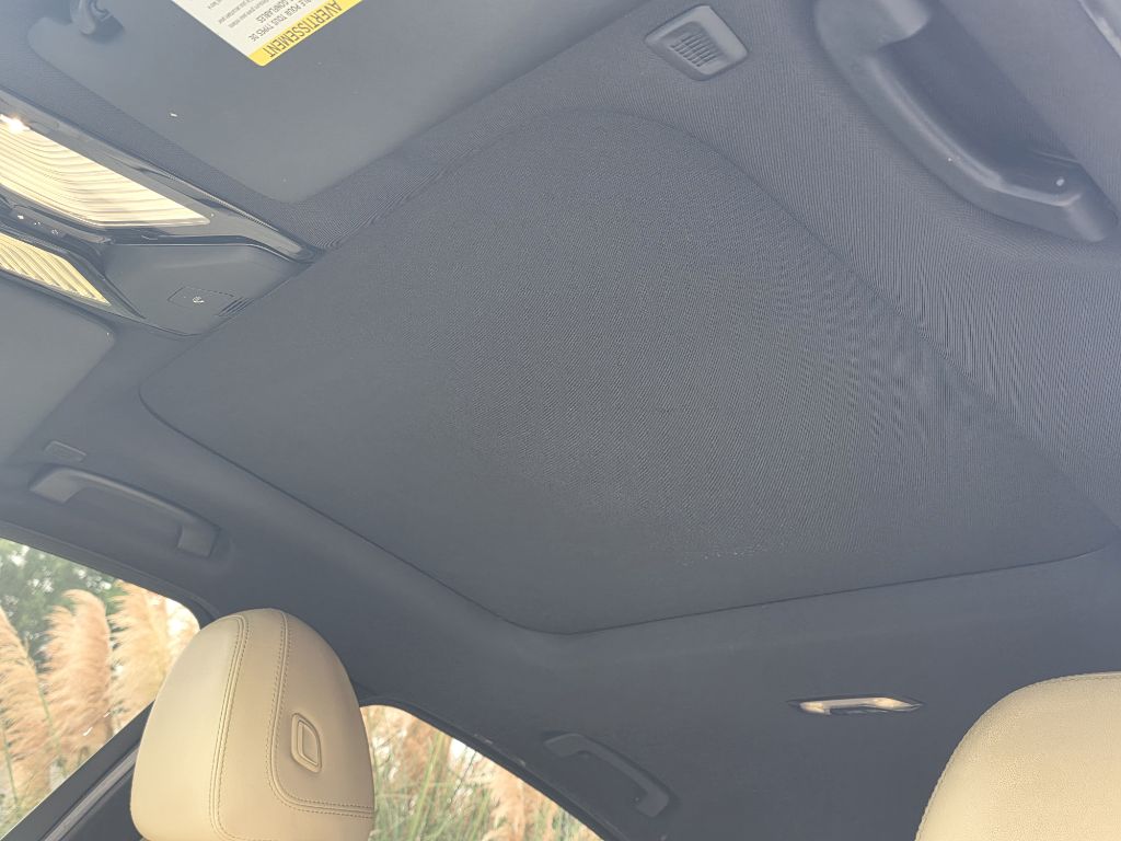 Photo 14 of this BMW 330I