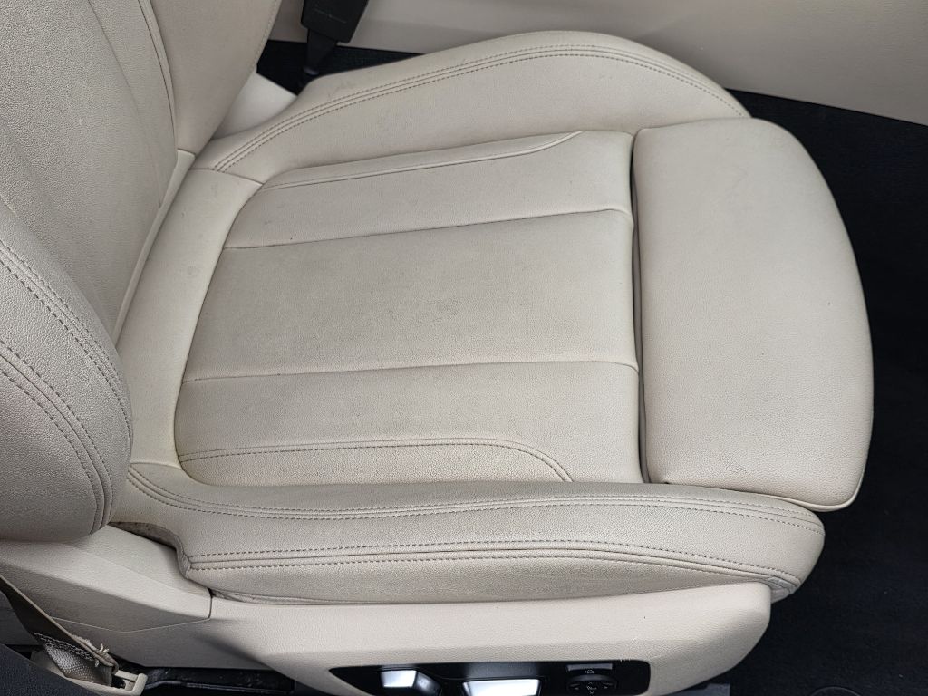 Photo 23 of this BMW 330I