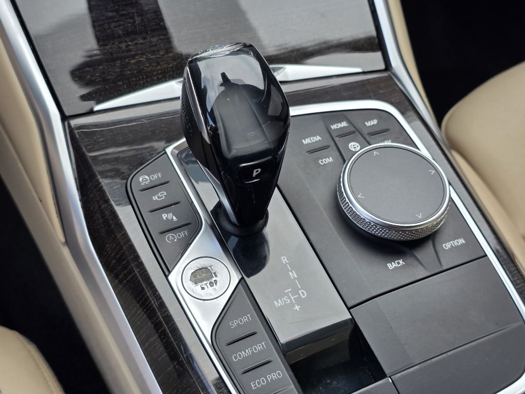 Photo 32 of this BMW 330I