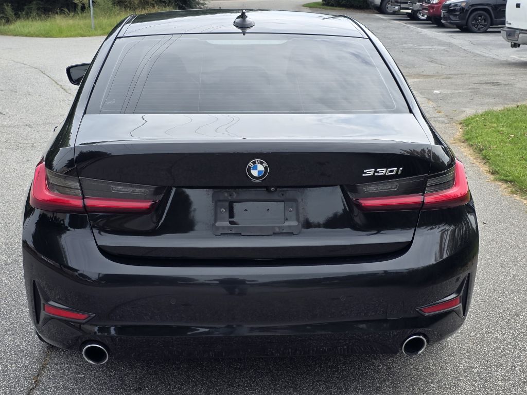 Photo 4 of this BMW 330I