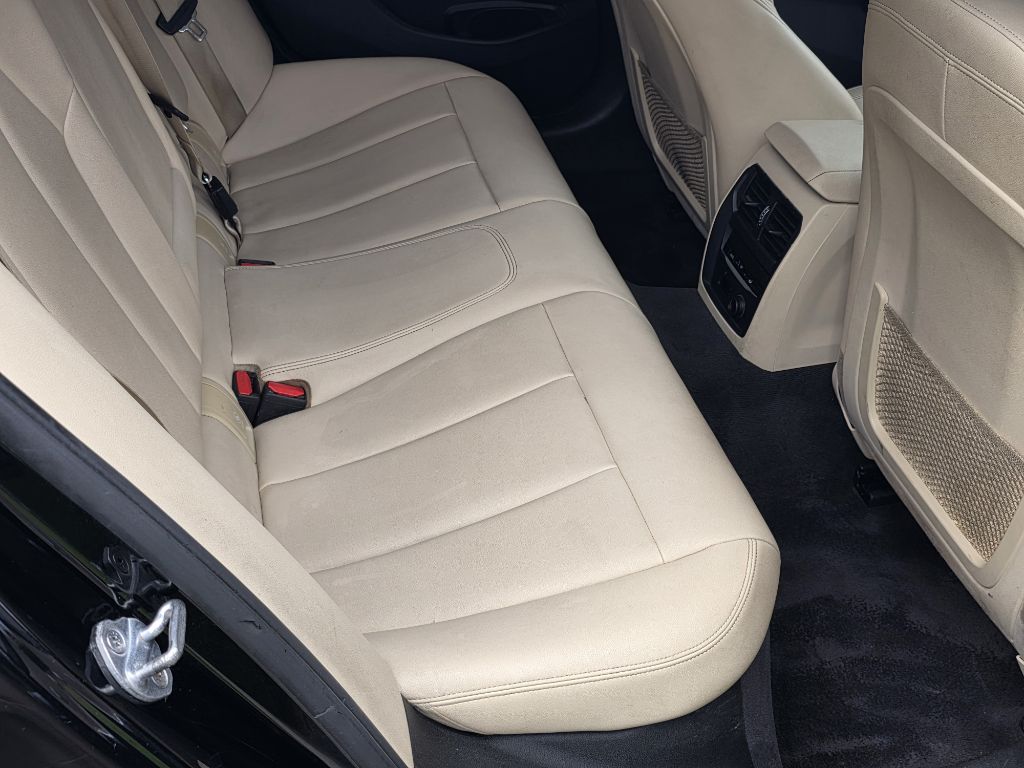 Photo 19 of this BMW 330I
