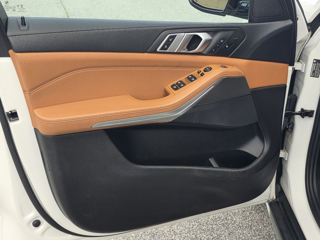 Photo 9 of this BMW X5