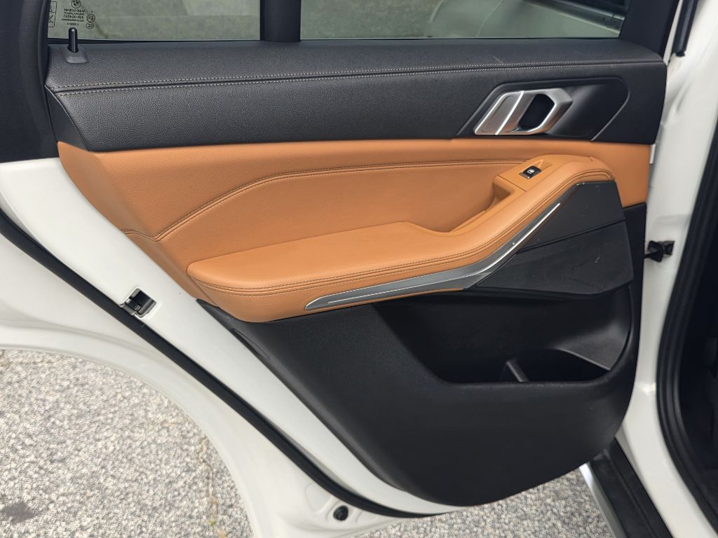 Photo 15 of this BMW X5