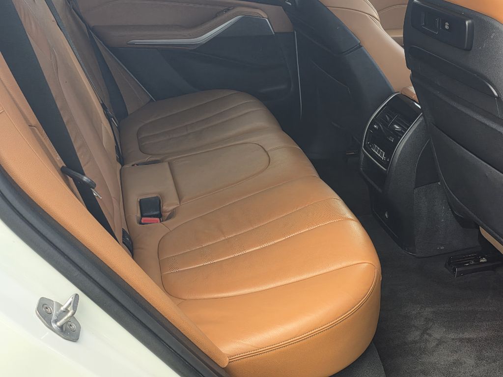 Photo 19 of this BMW X5