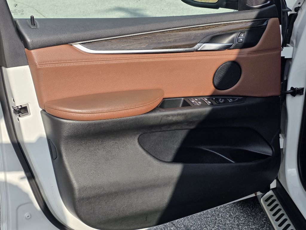 Photo 9 of this BMW X5