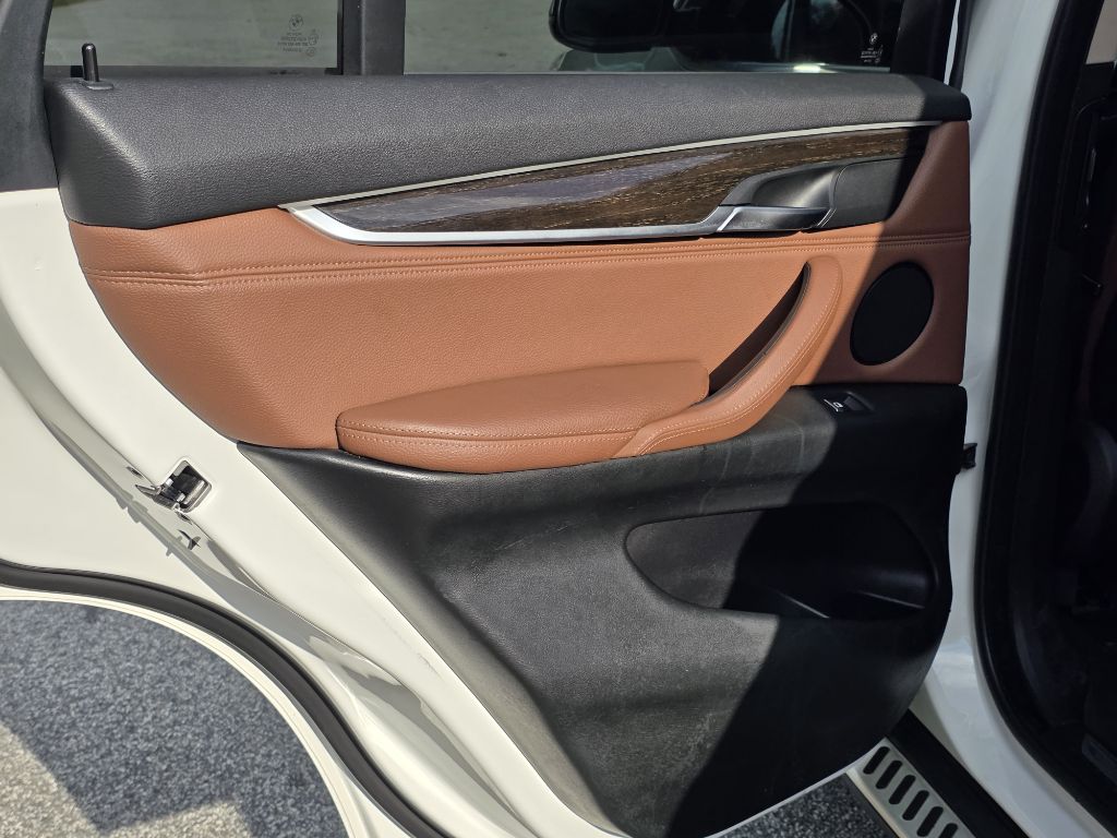Photo 15 of this BMW X5