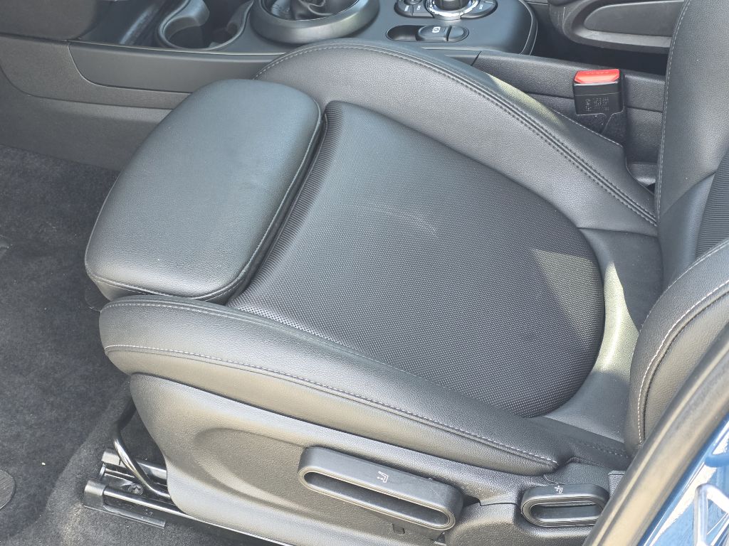 Photo 11 of this MINI COOPER