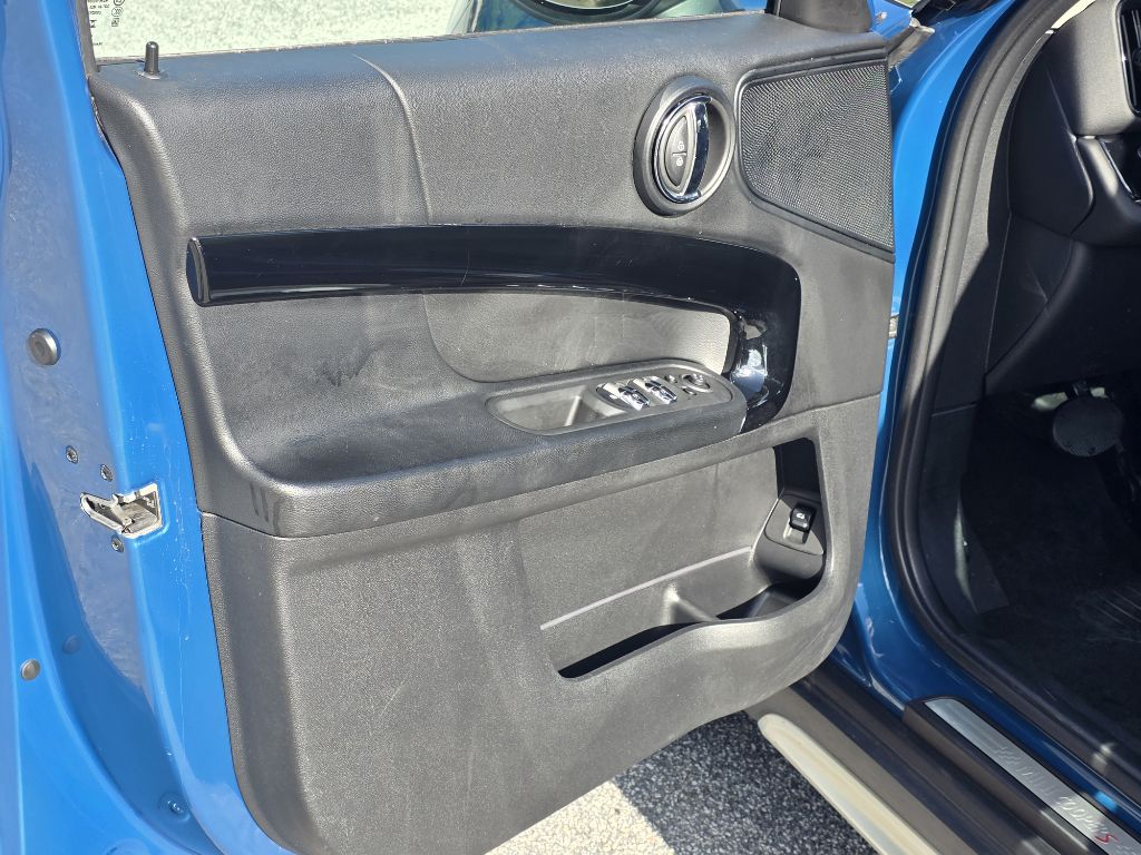 Photo 9 of this MINI COOPER