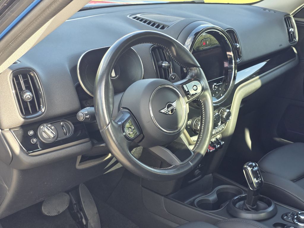 Photo 12 of this MINI COOPER