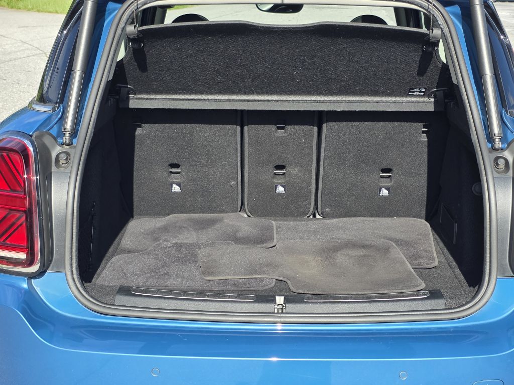 Photo 16 of this MINI COOPER