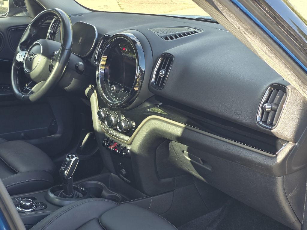 Photo 22 of this MINI COOPER