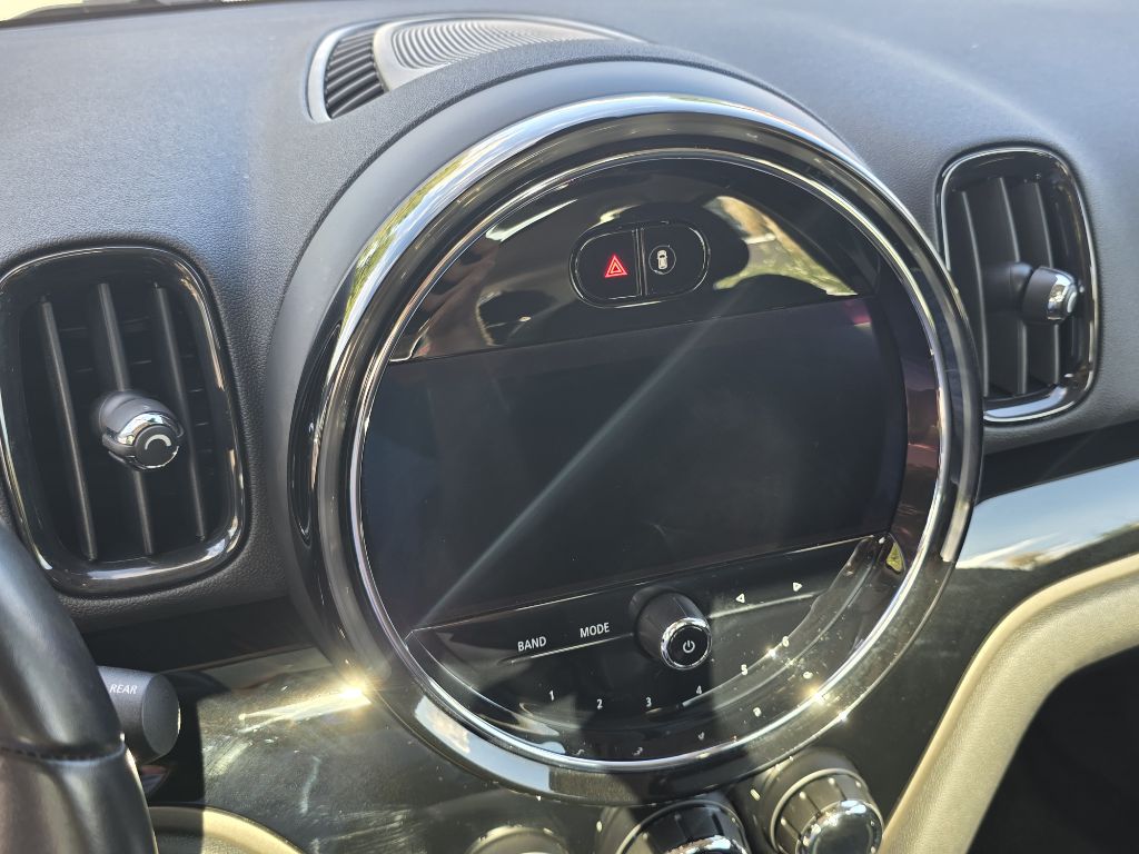 Photo 28 of this MINI COOPER