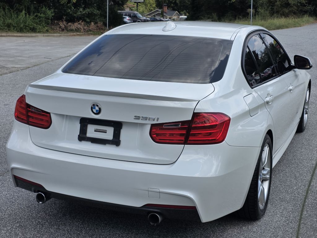 Photo 5 of this BMW 335