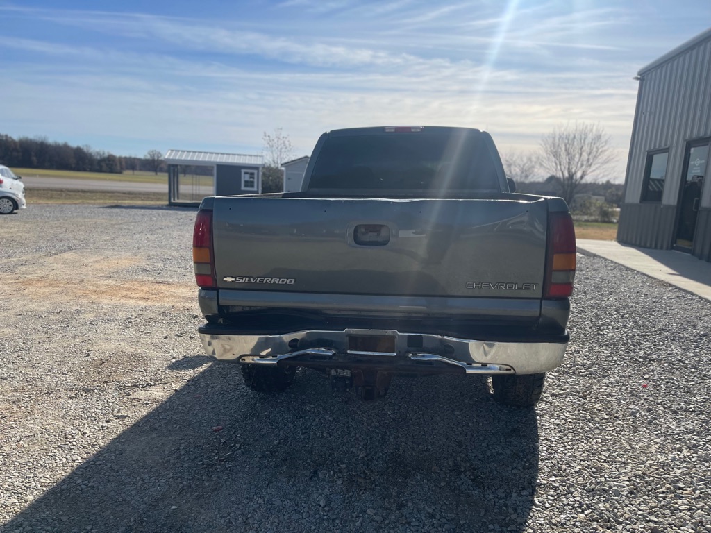 Photo 4 of this CHEVROLET SILVERADO 2500