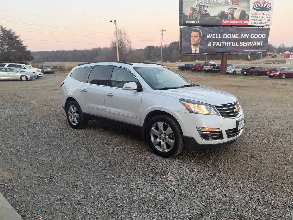 Photo 3 of this CHEVROLET TRAVERSE