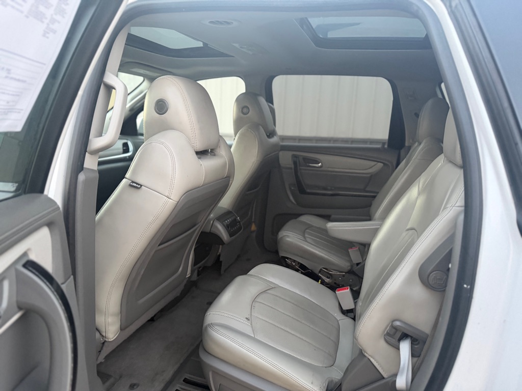 Photo 6 of this CHEVROLET TRAVERSE